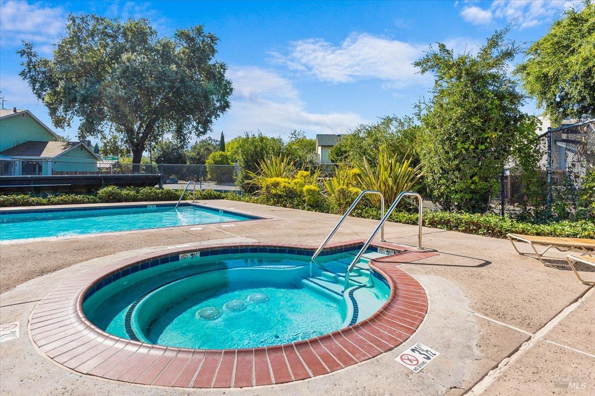 280 Hummingbird Court