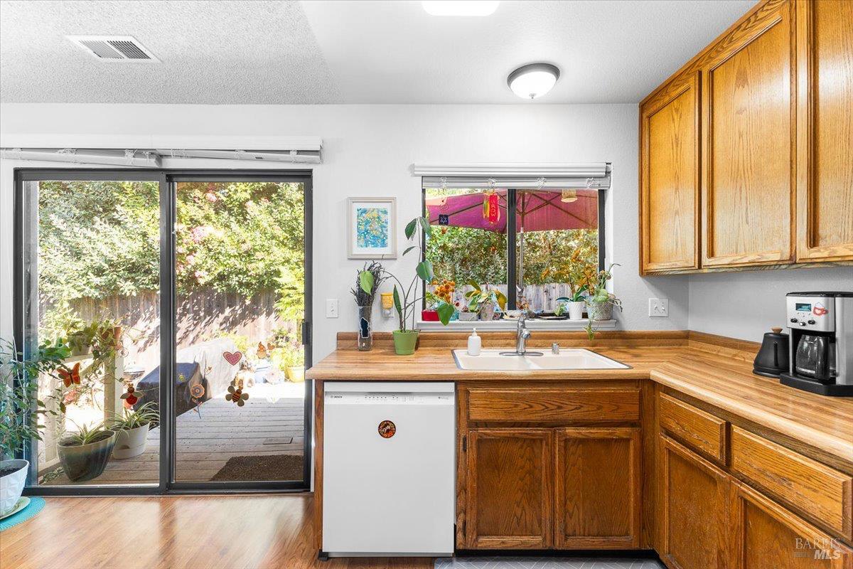 280 Hummingbird Court