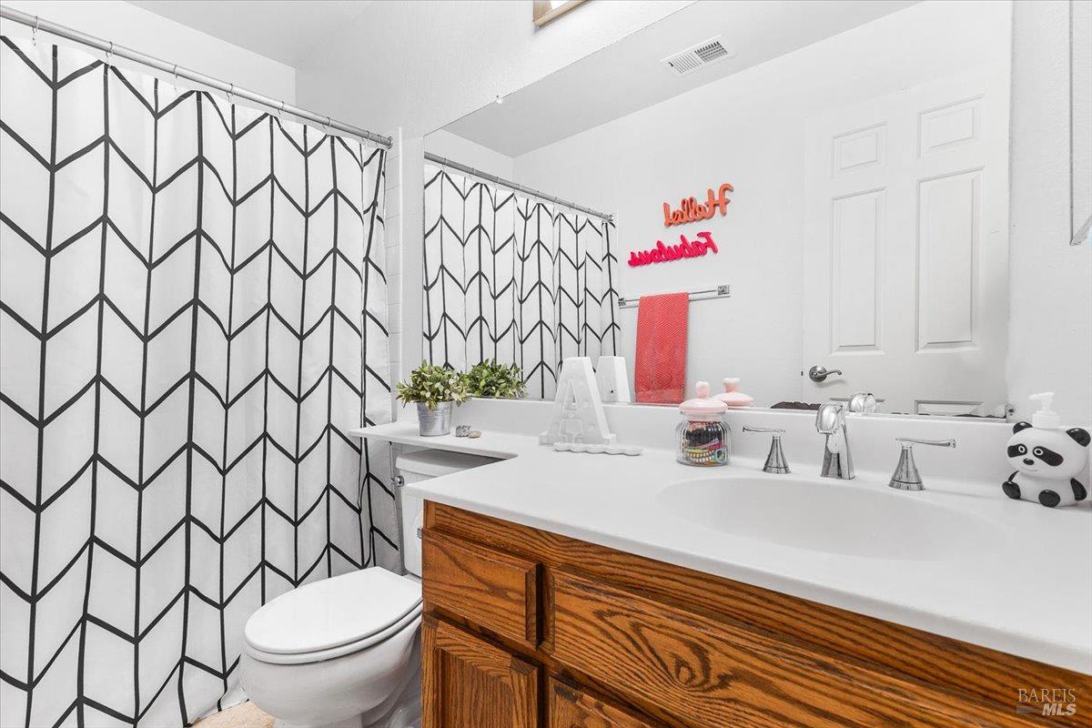 280 Hummingbird Court