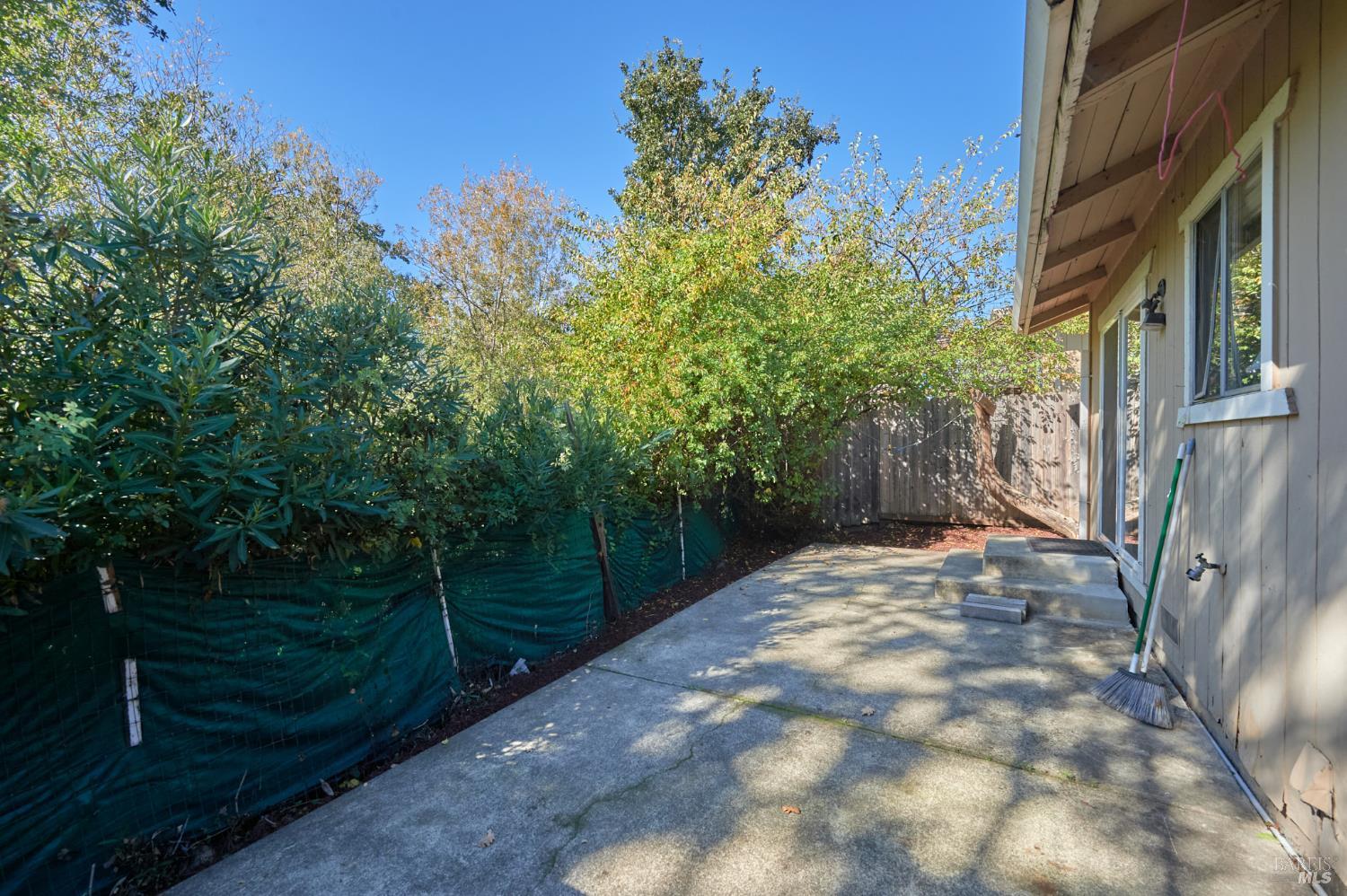 1727 Mission Boulevard