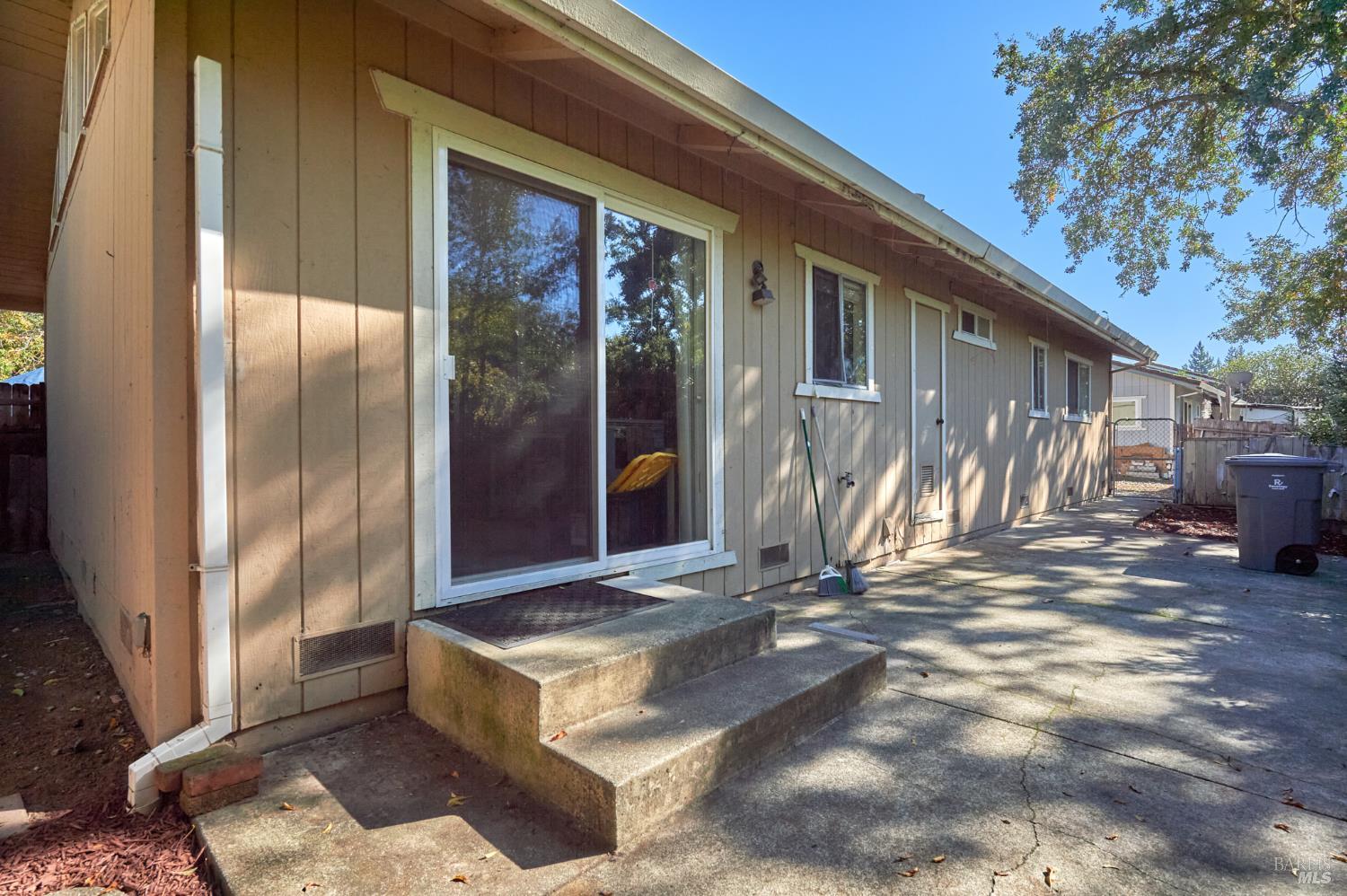 1727 Mission Boulevard