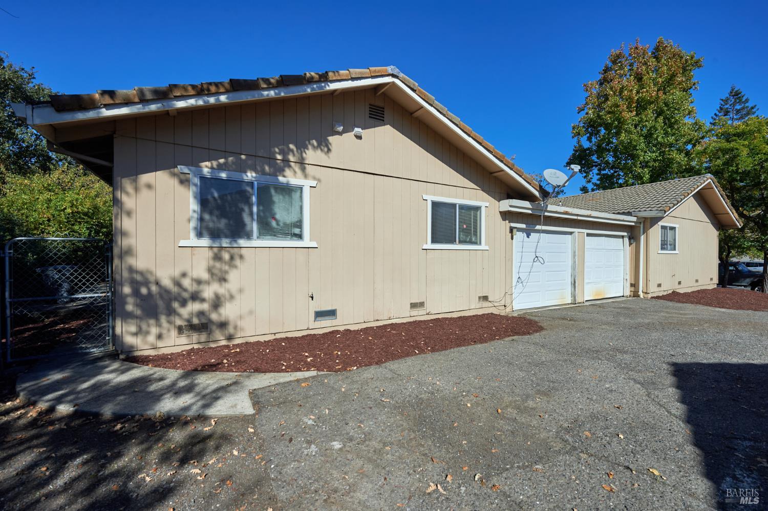 1727 Mission Boulevard