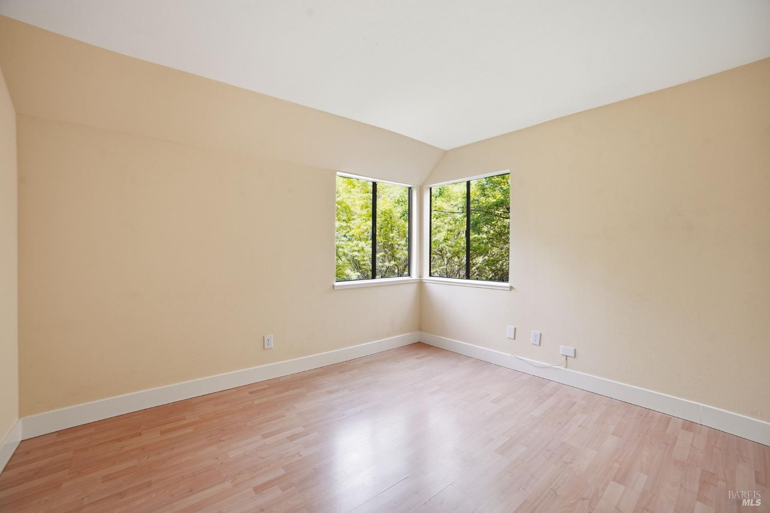 1325 Crofton Court