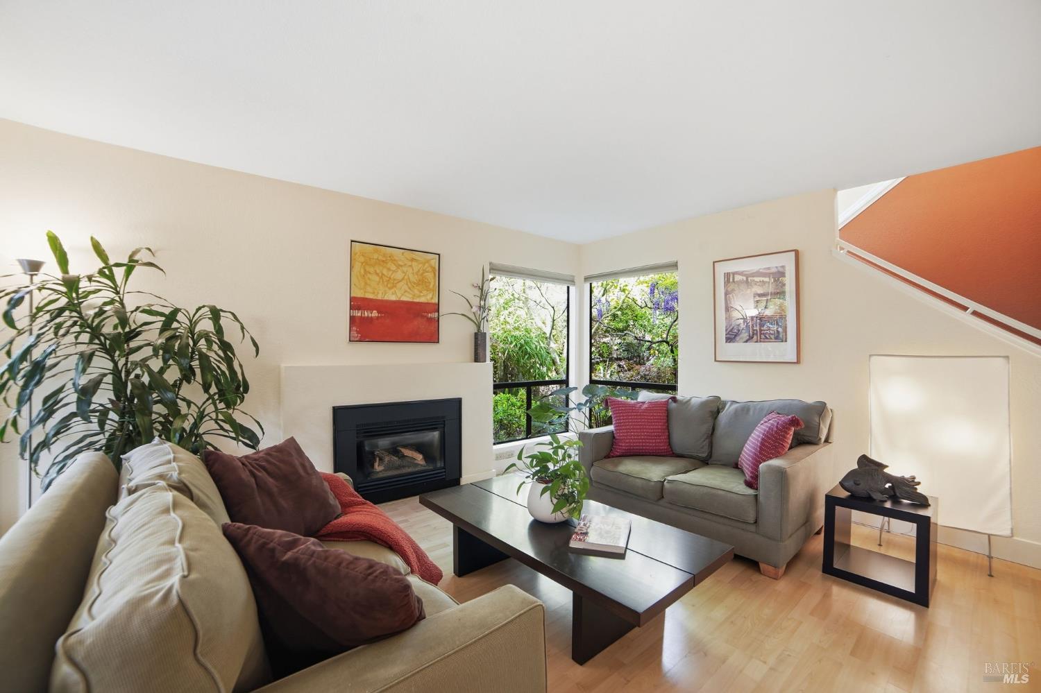 1325 Crofton Court