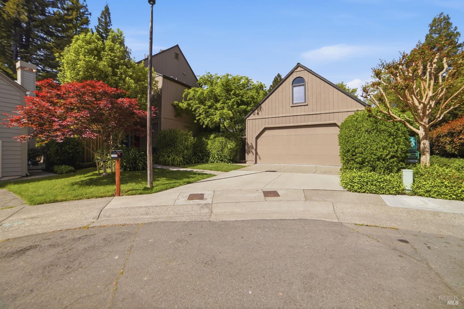 1325 Crofton Court
