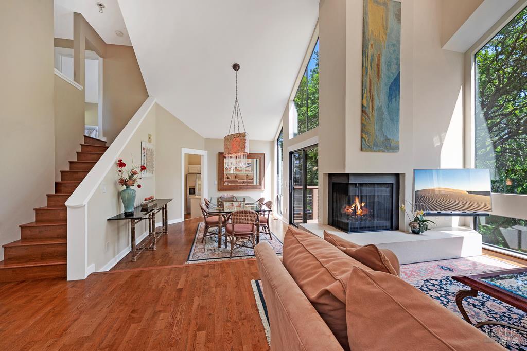 827 Wild Oak Drive