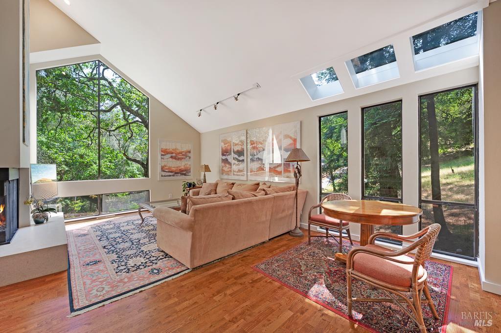 827 Wild Oak Drive