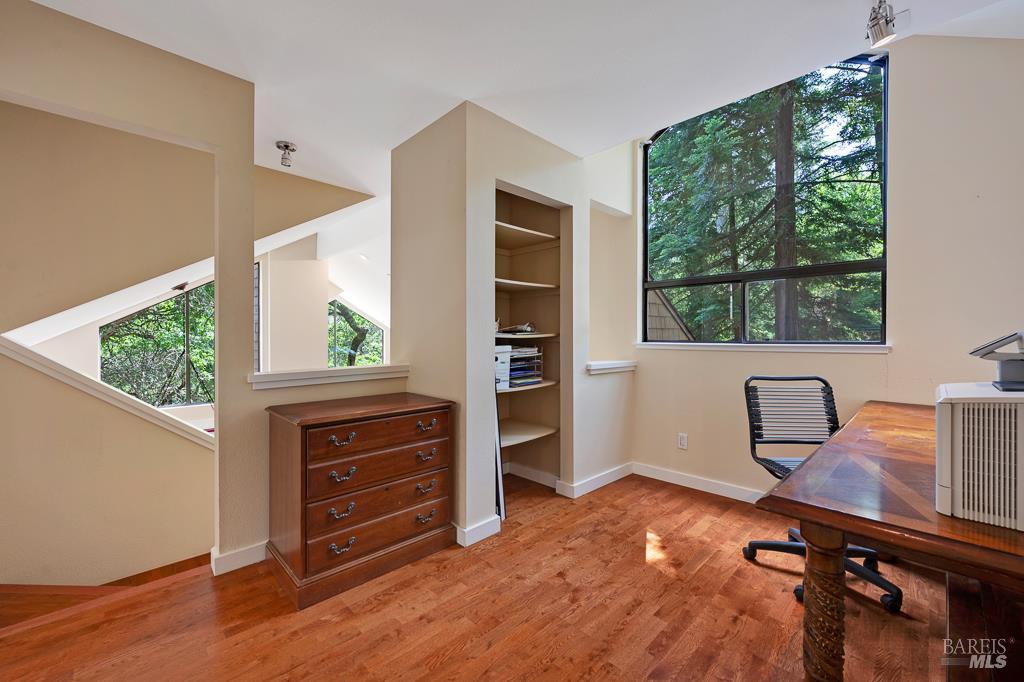 827 Wild Oak Drive