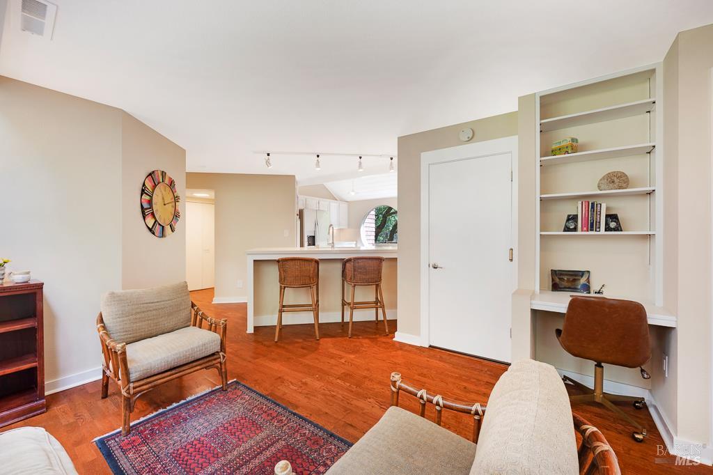 827 Wild Oak Drive