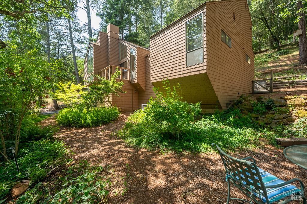 827 Wild Oak Drive