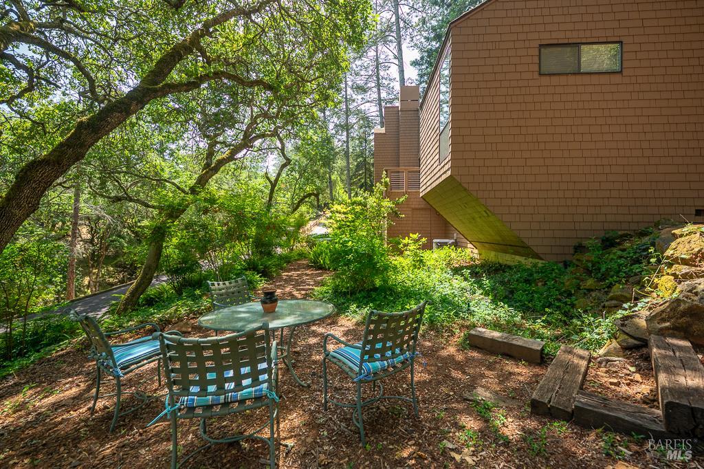 827 Wild Oak Drive