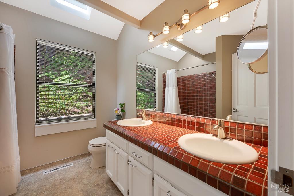 827 Wild Oak Drive