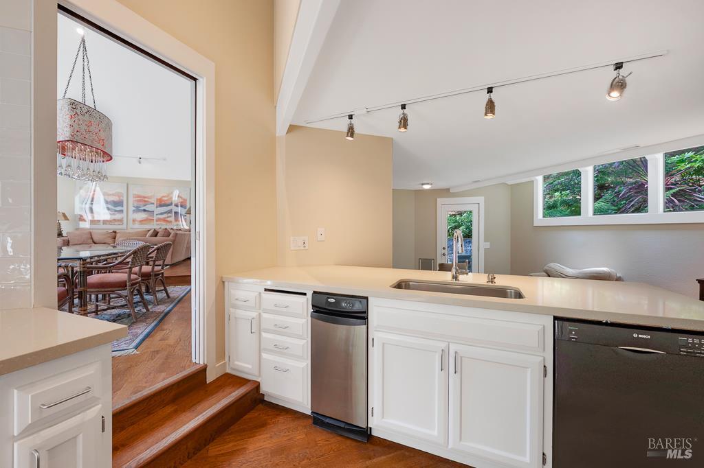 827 Wild Oak Drive