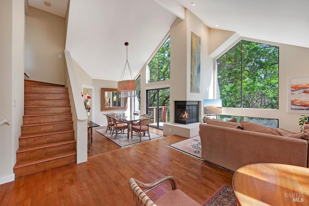 827 Wild Oak Drive