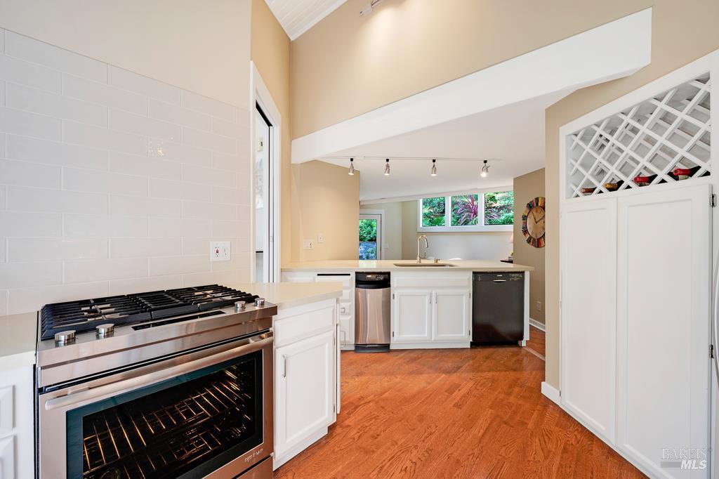 827 Wild Oak Drive