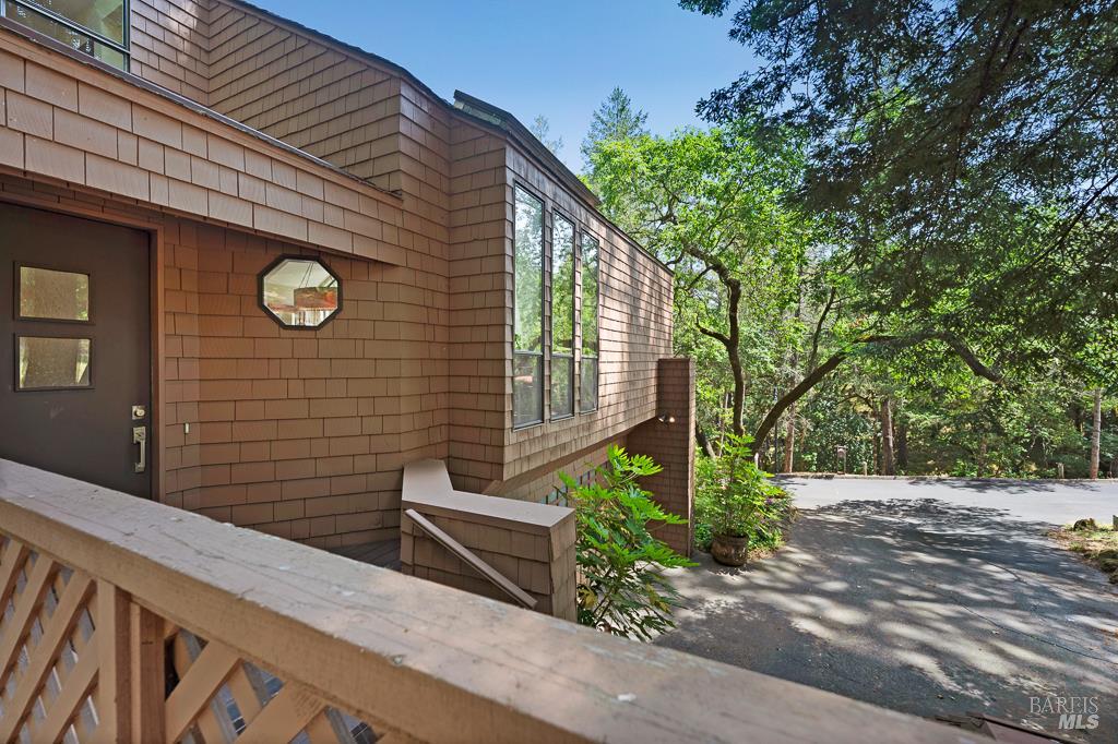 827 Wild Oak Drive