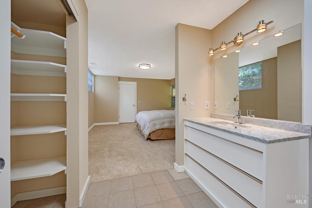 827 Wild Oak Drive