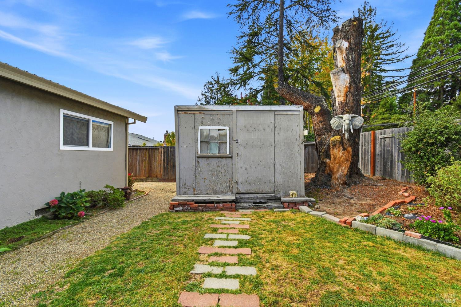 8252 Valley View Drive