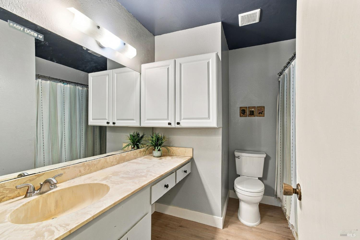 8252 Valley View Drive