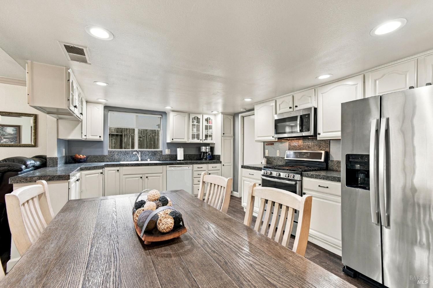 8252 Valley View Drive