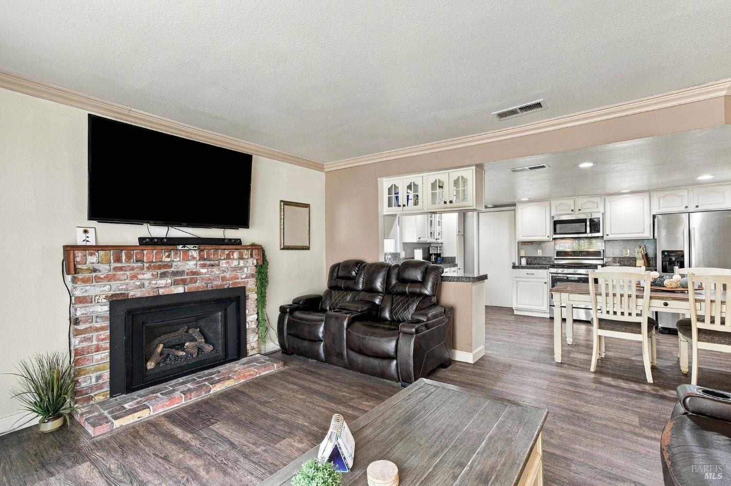 8252 Valley View Drive