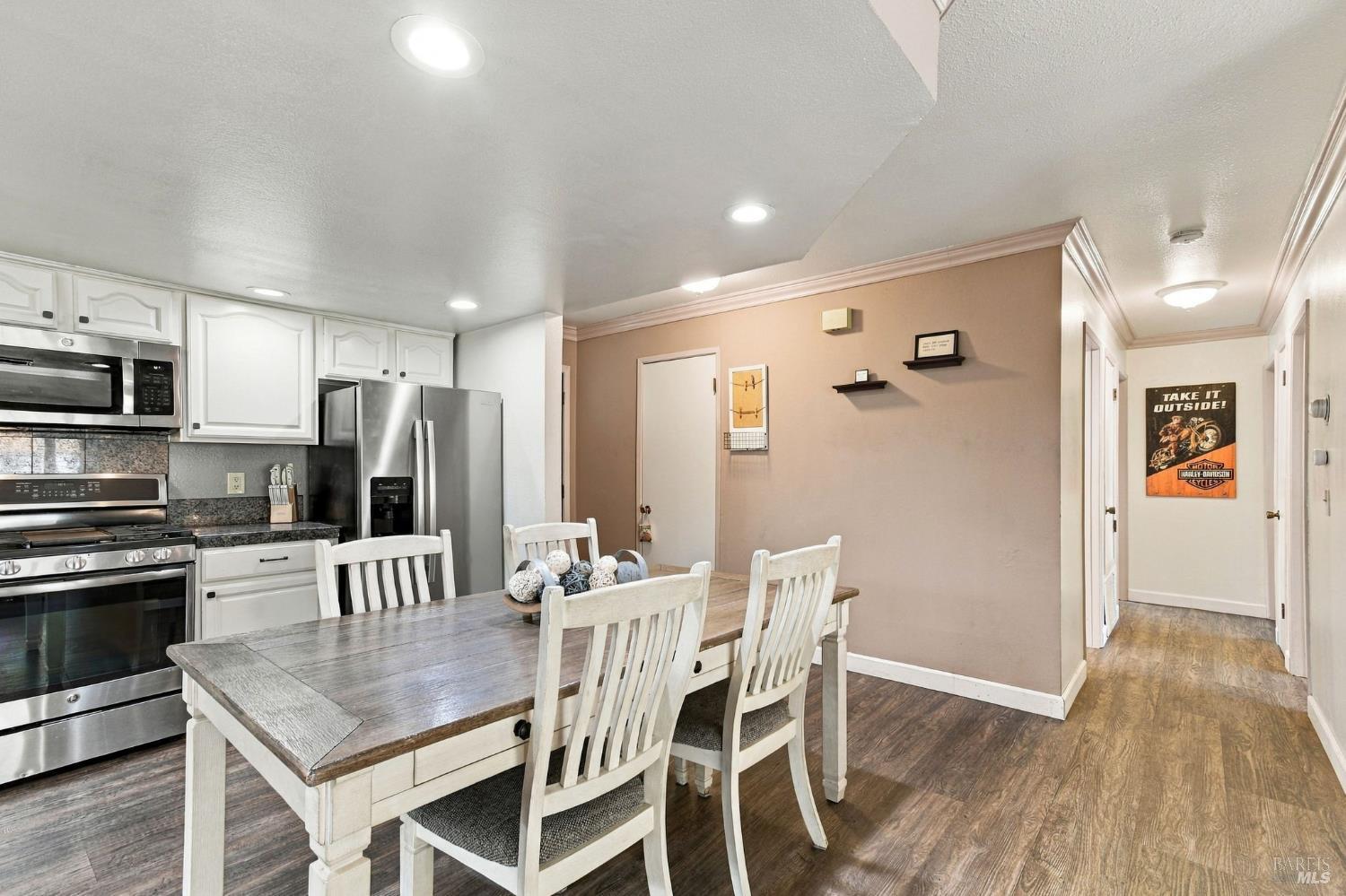 8252 Valley View Drive