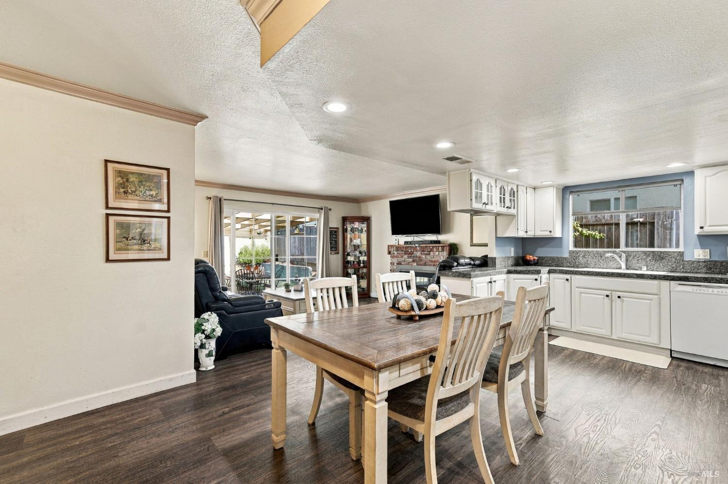 8252 Valley View Drive