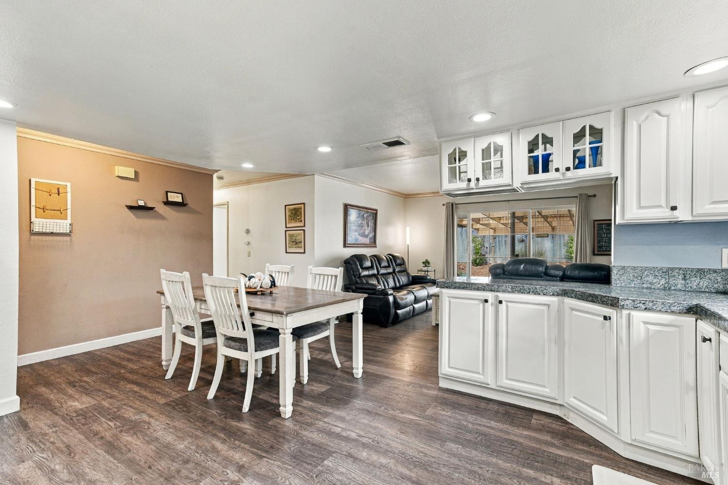 8252 Valley View Drive