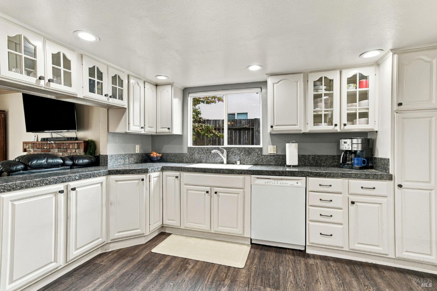 8252 Valley View Drive