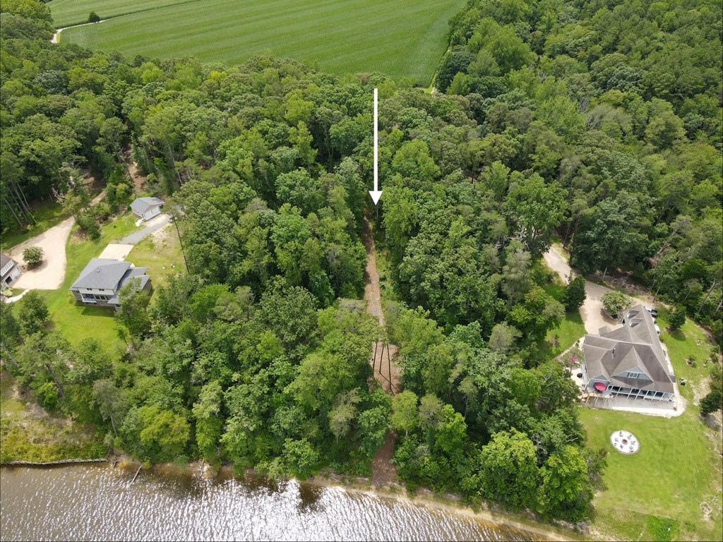 2 Hinton Farm Ln