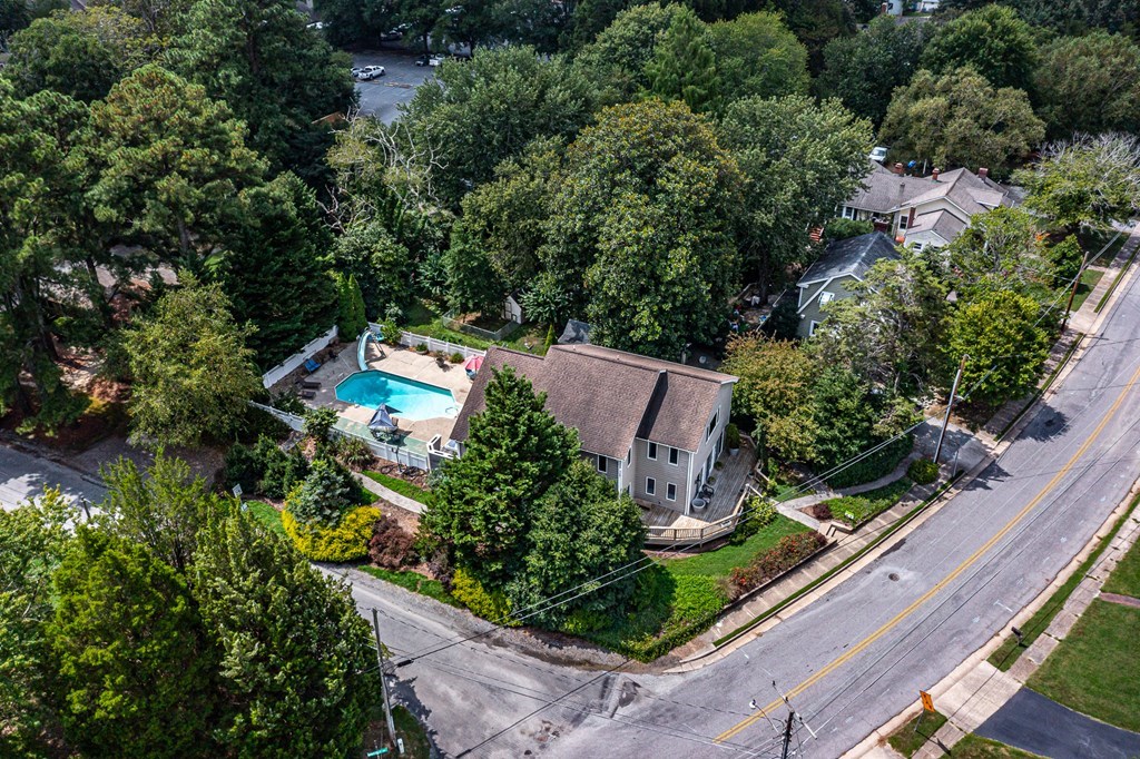 86 Waverly Avenue