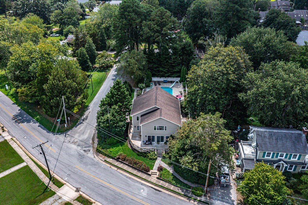 86 Waverly Avenue