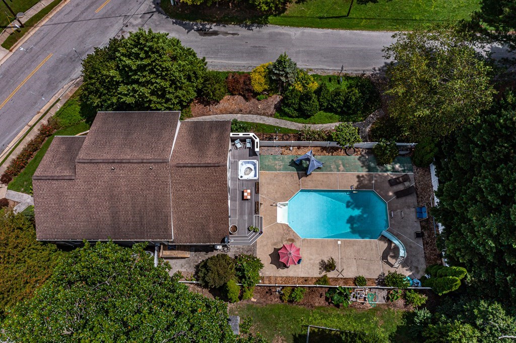 86 Waverly Avenue
