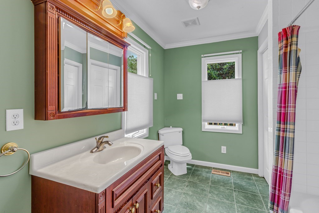 86 Waverly Avenue
