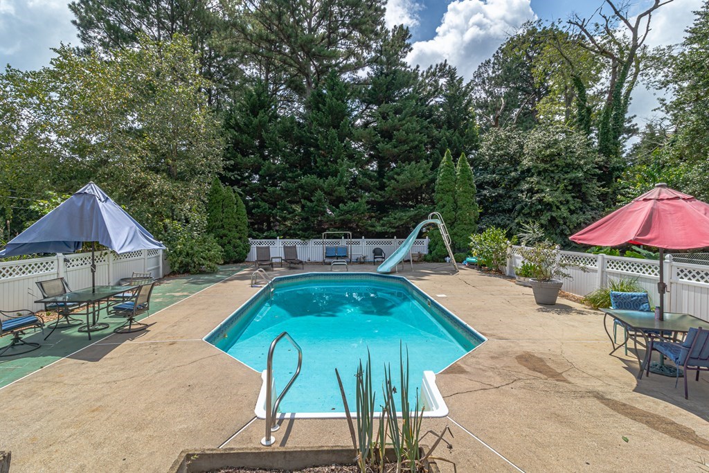 86 Waverly Avenue