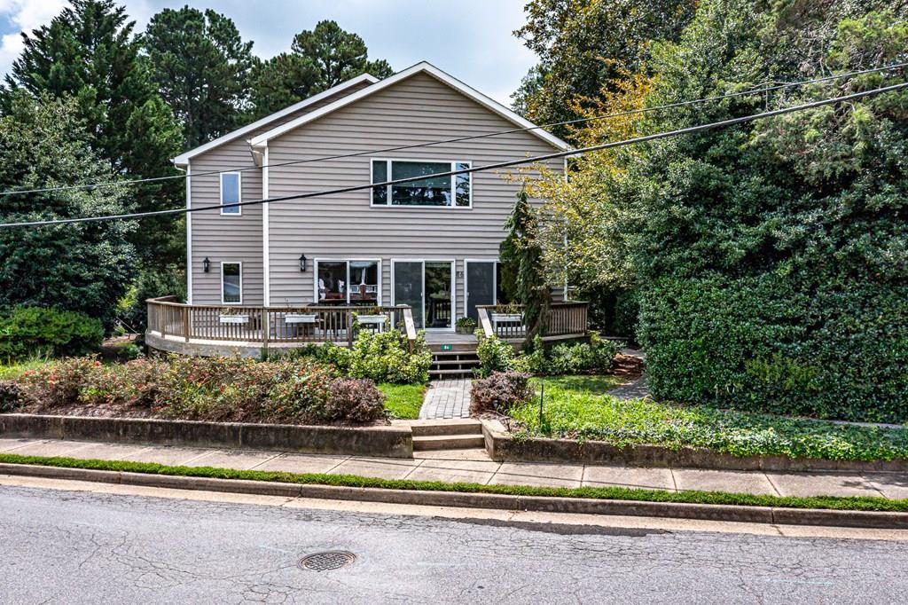 86 Waverly Avenue