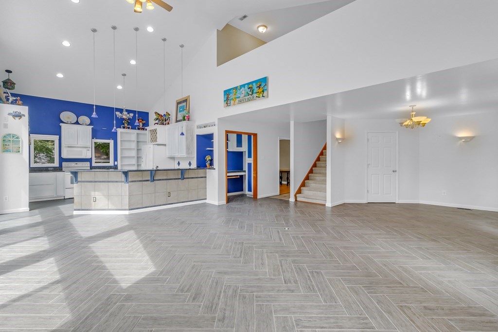 86 Waverly Avenue