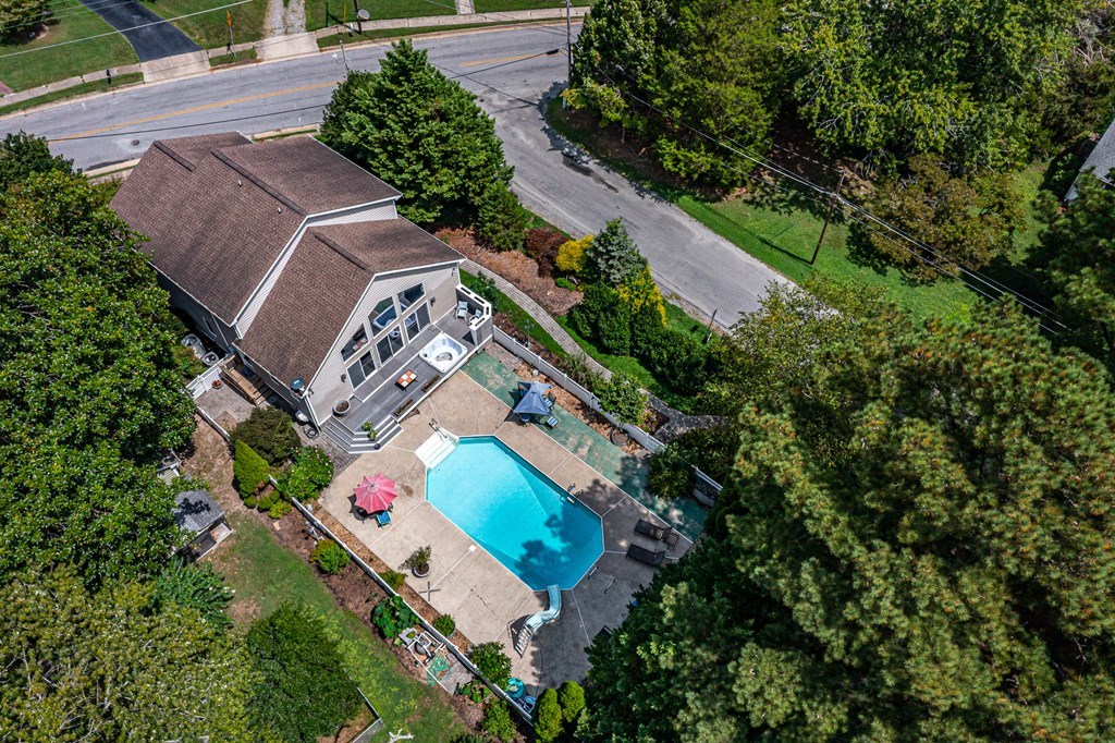 86 Waverly Avenue
