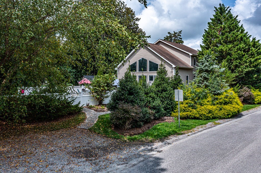86 Waverly Avenue