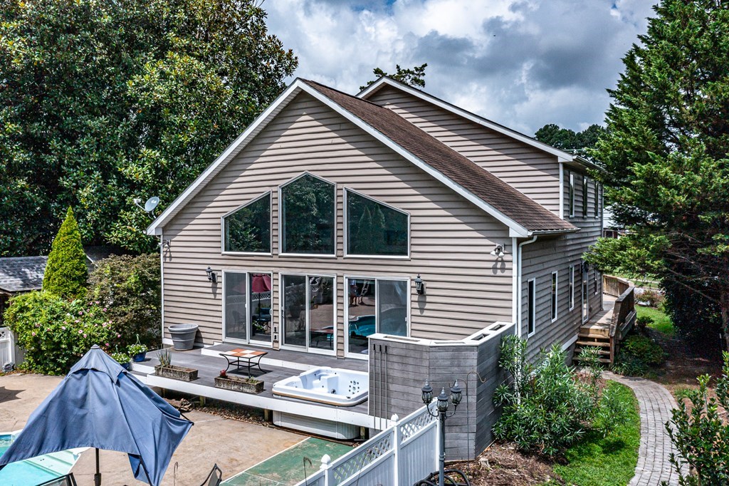 86 Waverly Avenue