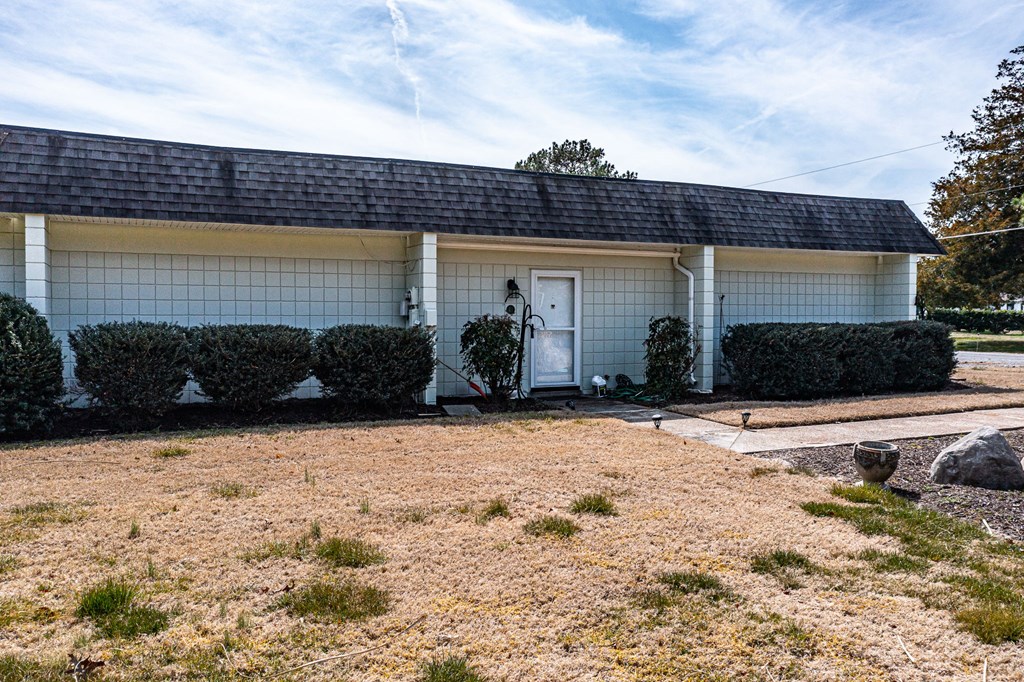 195 South Drive