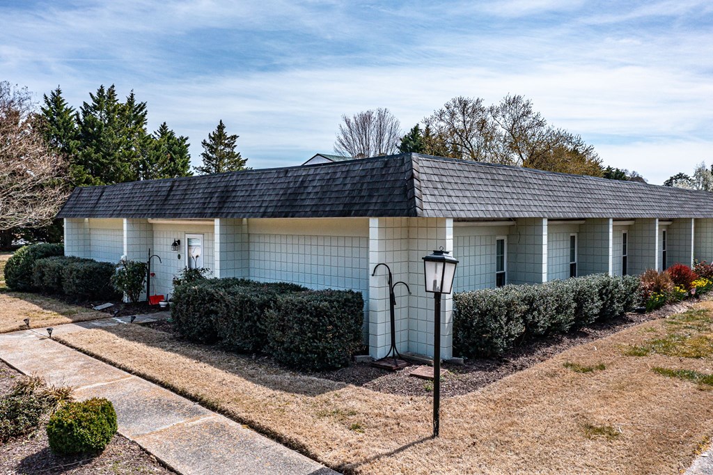 195 South Drive
