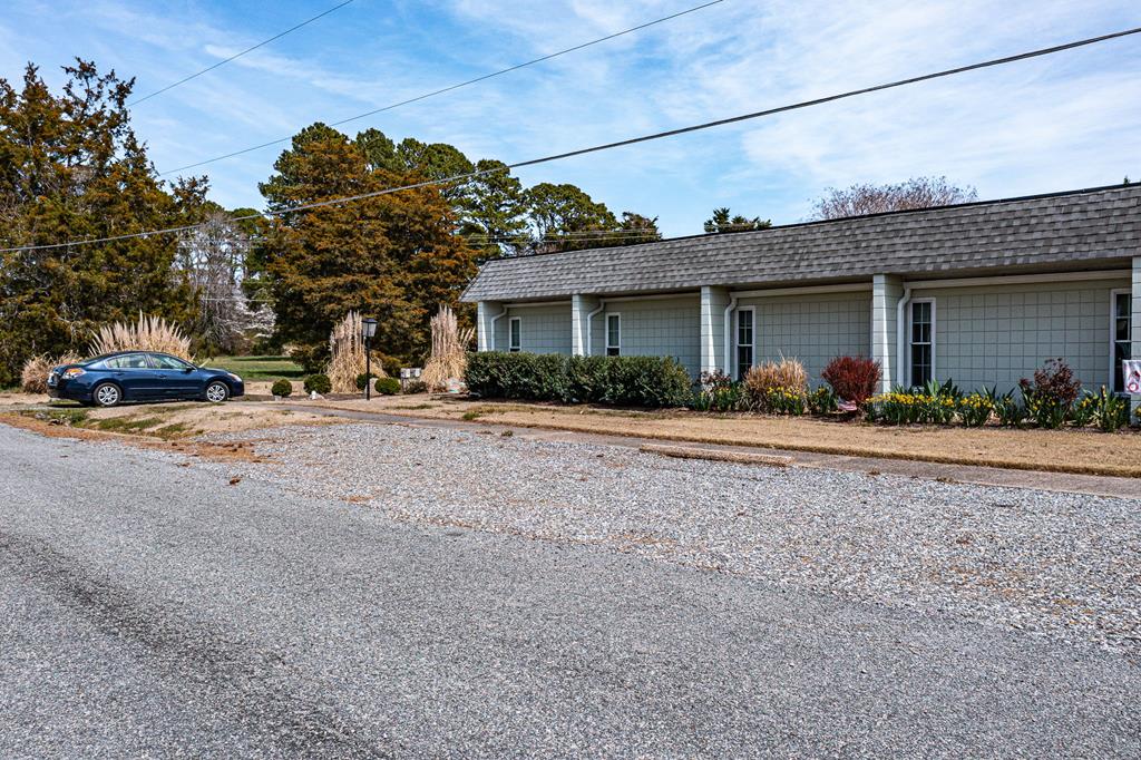 195 South Drive
