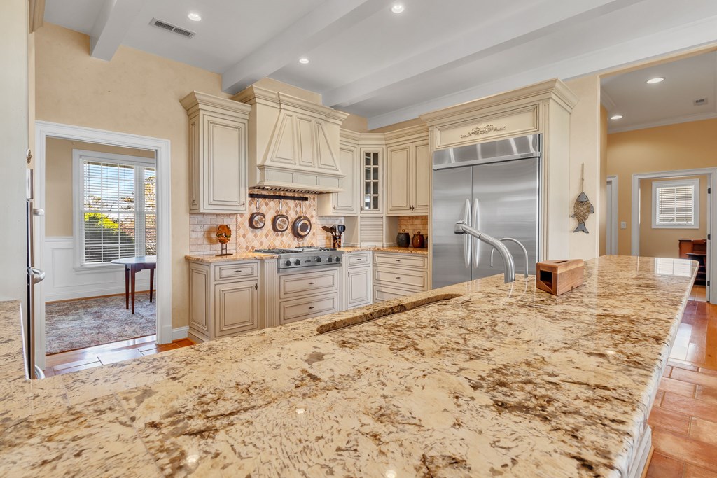 2539 Lighthouse View Drive