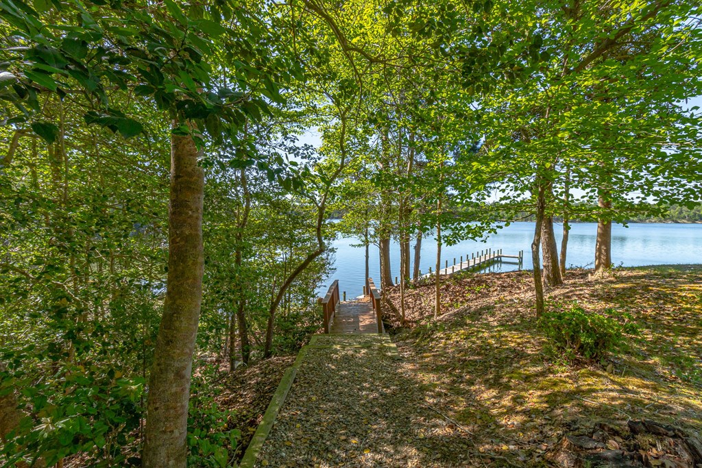 1121 Browns Lane