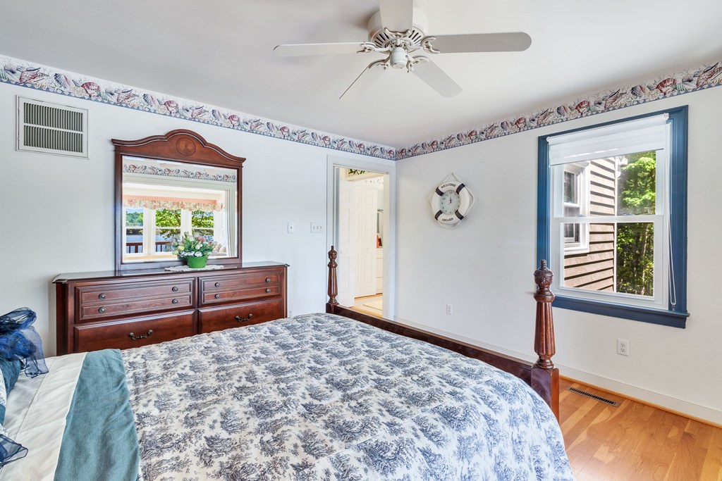 1121 Browns Lane