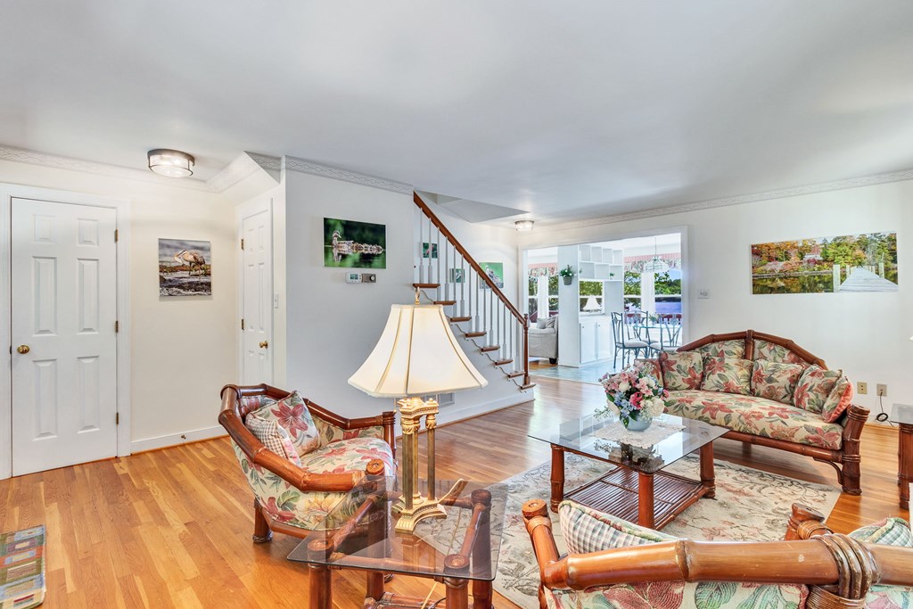 1121 Browns Lane