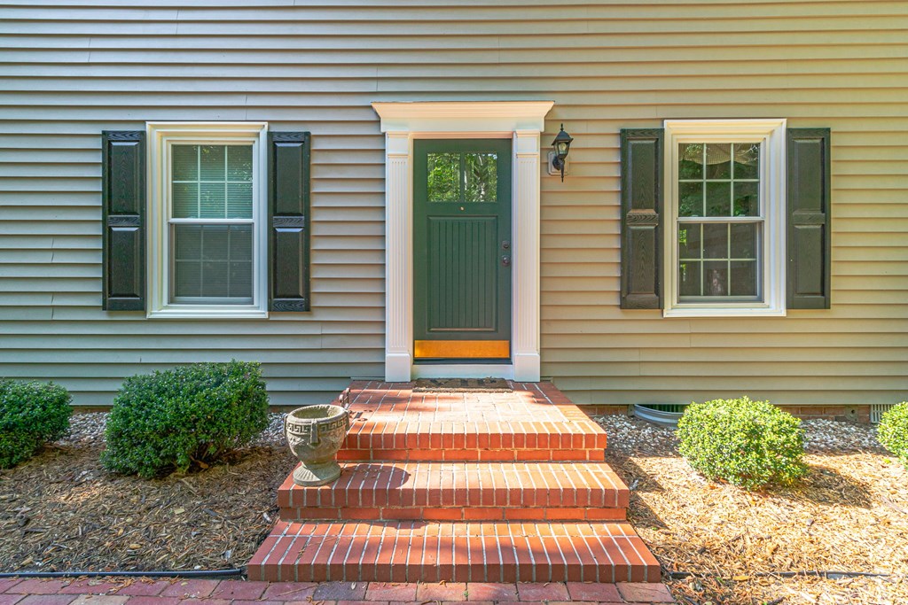 1121 Browns Lane