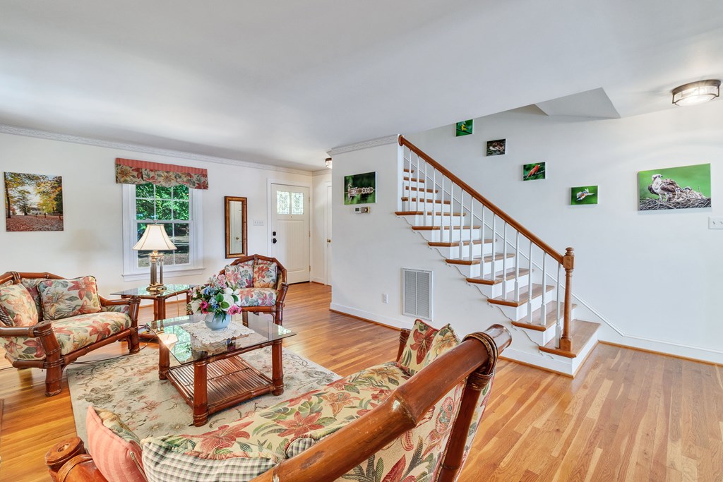 1121 Browns Lane