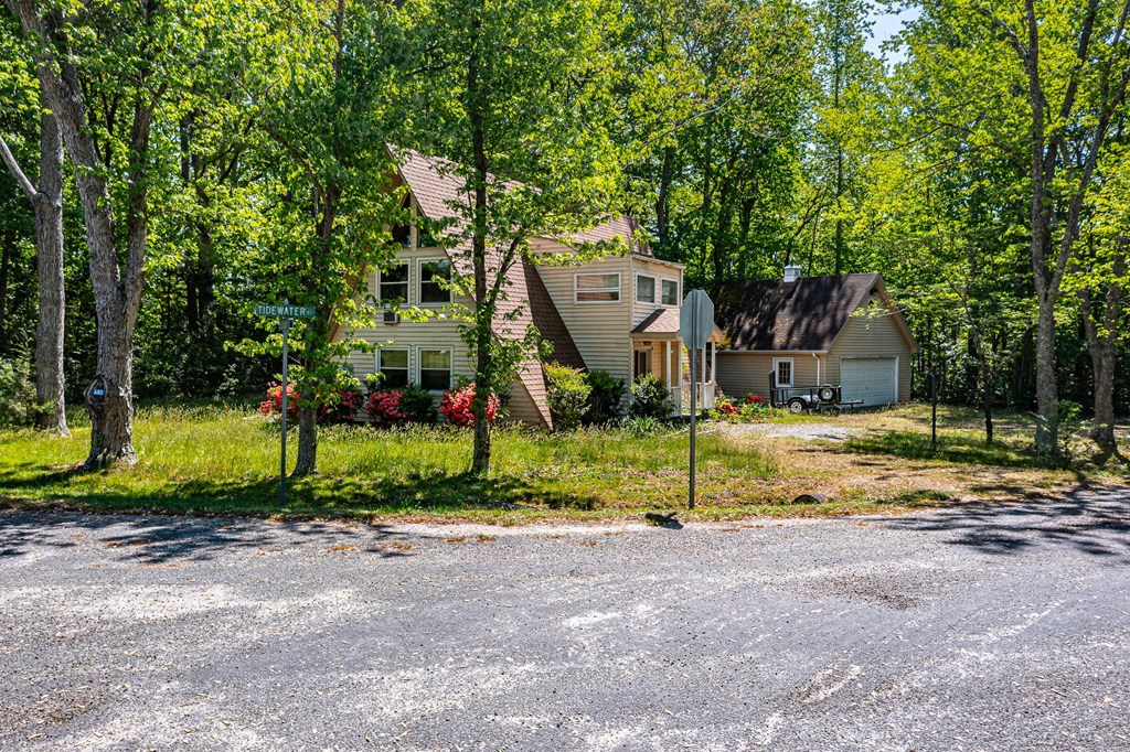 680 River View Road